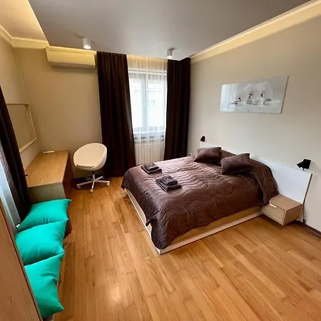 Location ! Location ! Location ! Garden View Oak Sofia