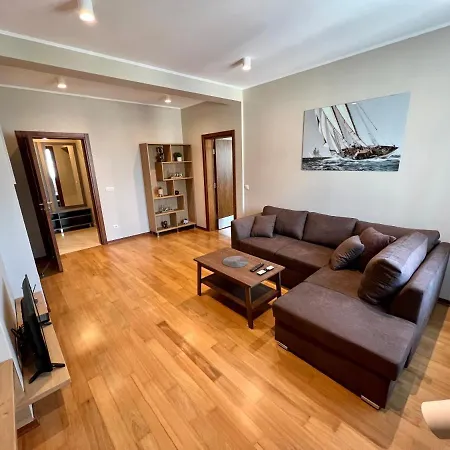 Location ! Location ! Location ! Garden View Oak Apartament Sofia